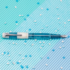Opus 88 : KOLORO BLUE AND WHITE